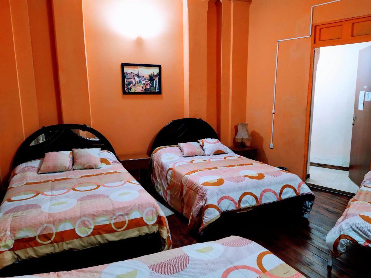 Hostal Latitud Ecuem Quito Exterior foto