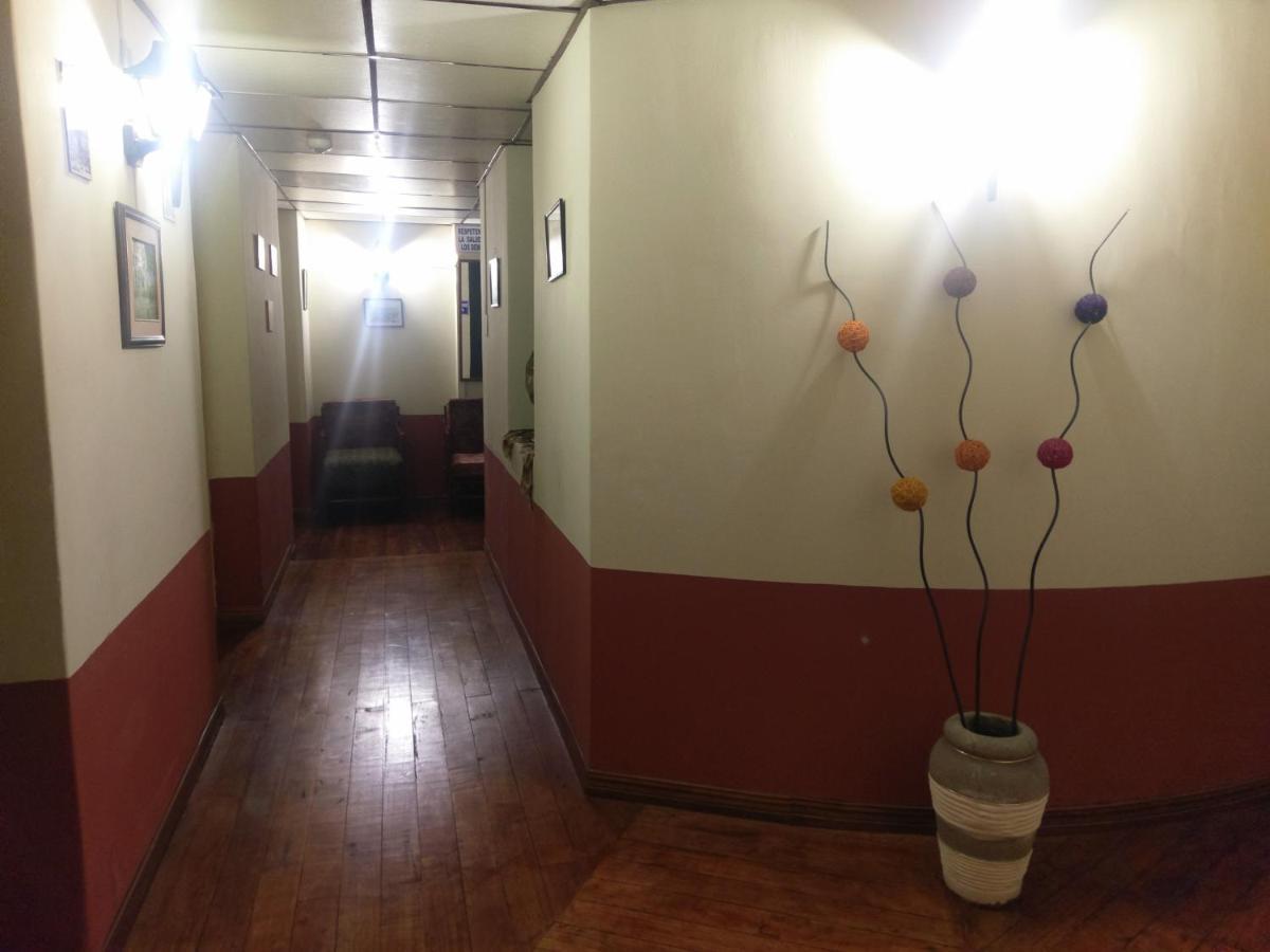 Hostal Latitud Ecuem Quito Exterior foto